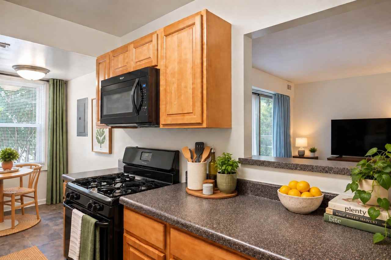Cedar Gardens and Towers Apartments and Townhomes - Photo 2 of 20