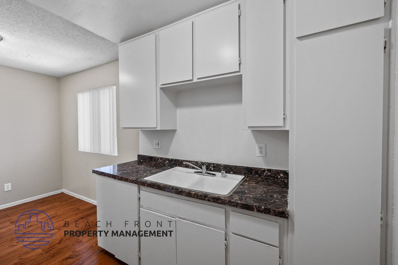 1880 Locust Ave. - Photo 6 of 23