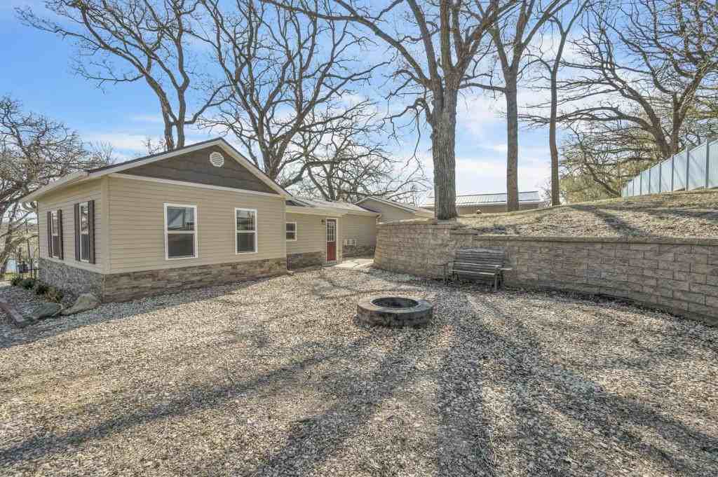 16423 255th Ave - Photo 2 of 16
