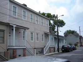 featured image of 539A E Hall St