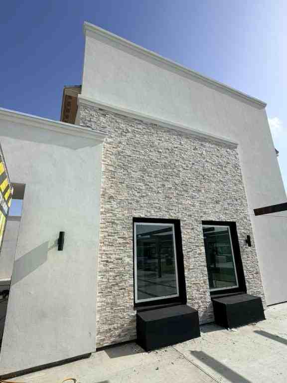 2101 Cassandra St - Photo 2 of 11