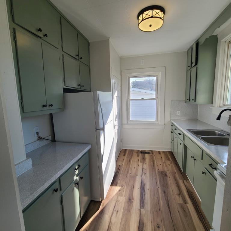 2728 Crescent Ave - Photo 5 of 14