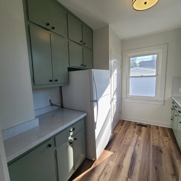 2728 Crescent Ave - Photo 6 of 14