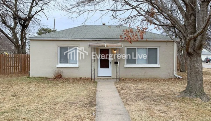 2704 4th Ave - Photo 2 of 3