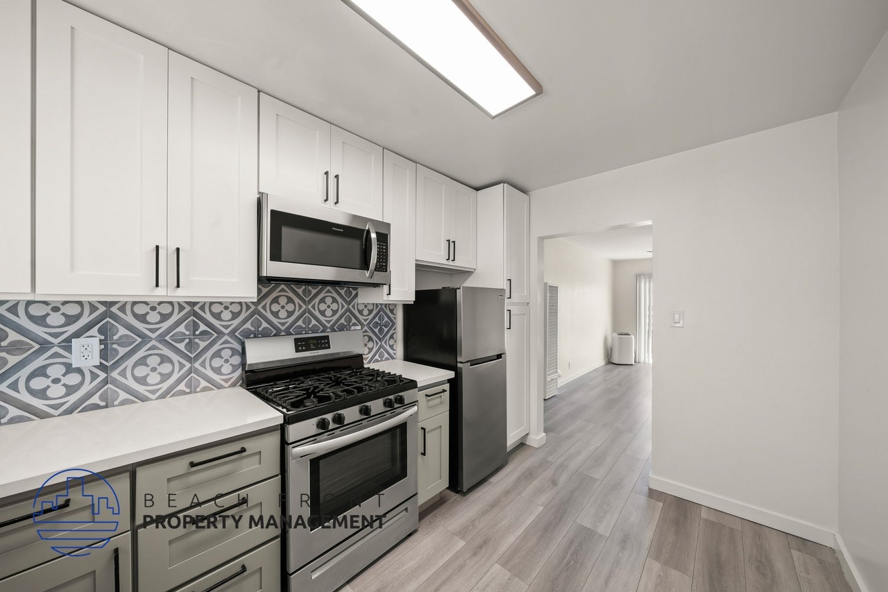 254 S. Normandie Ave. - Photo 4 of 19