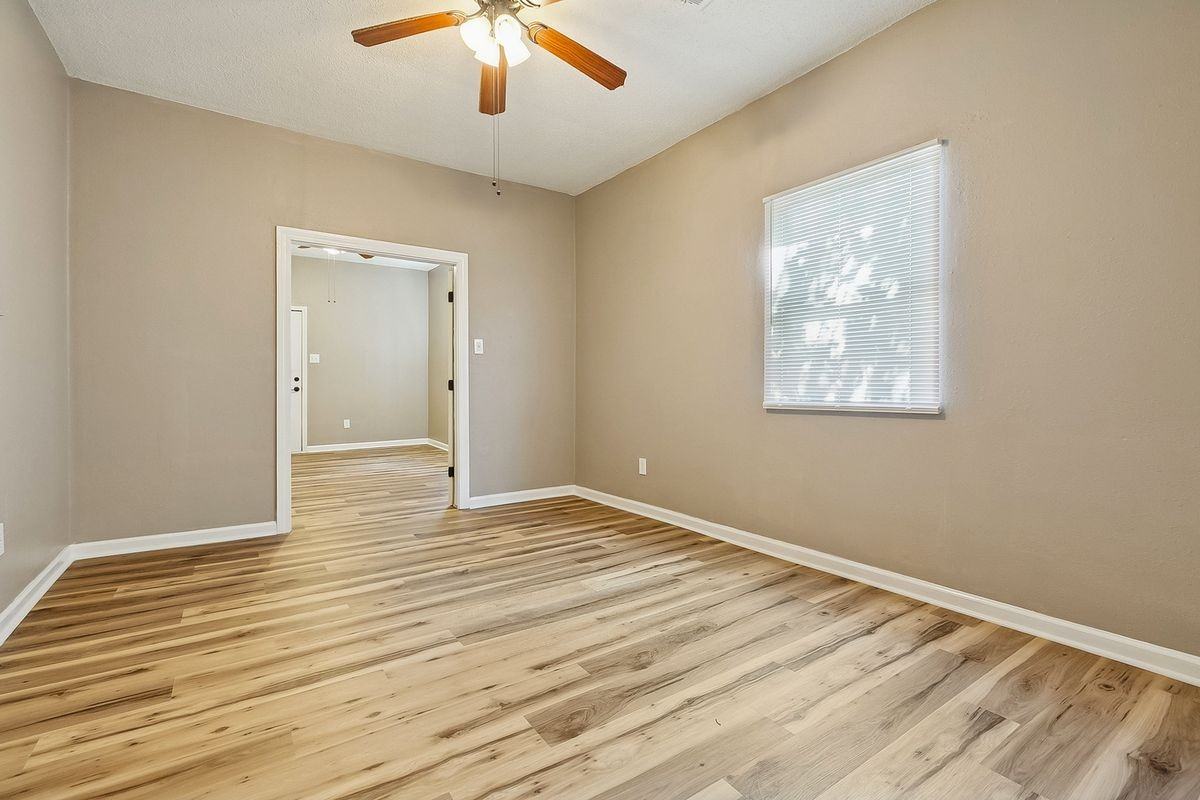 2562 N Galvez St - Photo 7 of 32