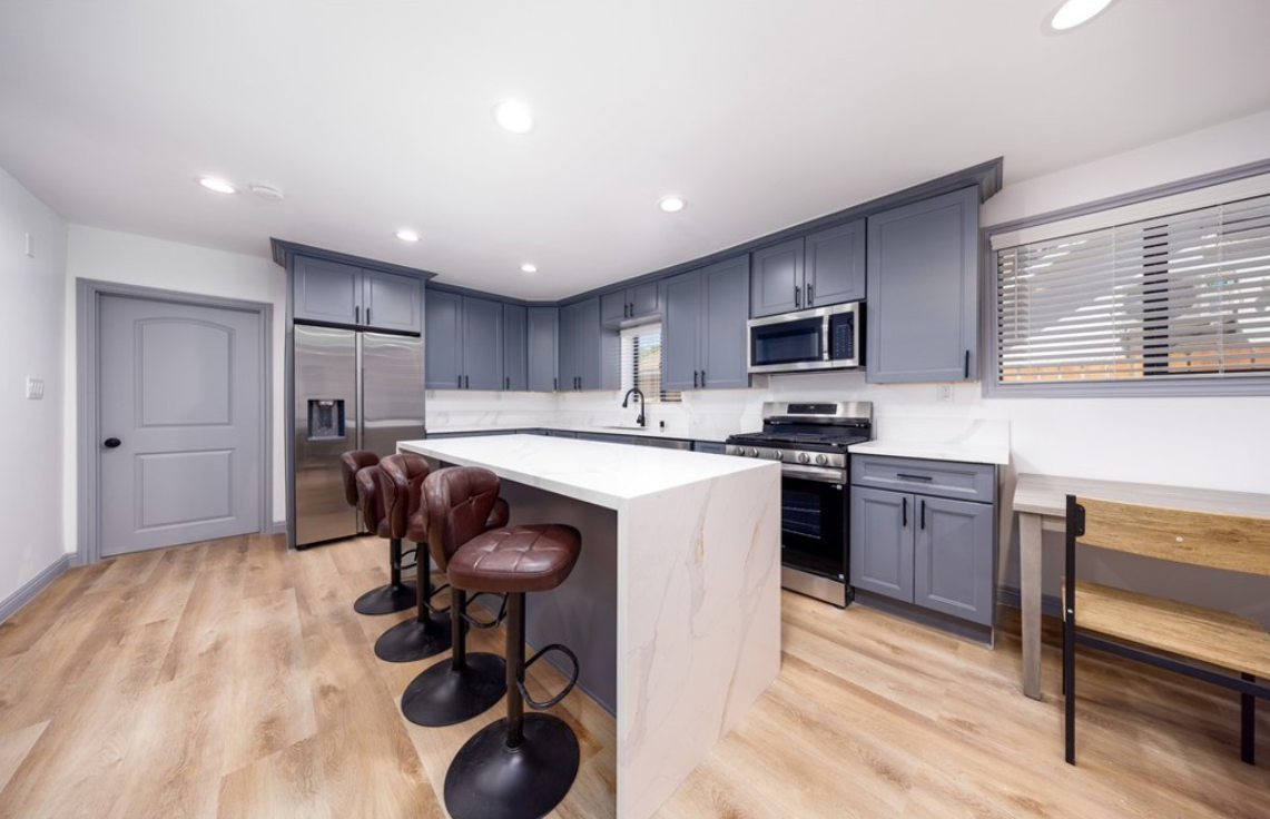 560 Coleman Ave - Photo 2 of 12