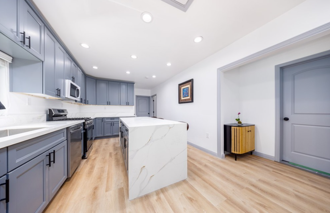 562 Coleman Ave - Photo 2 of 14