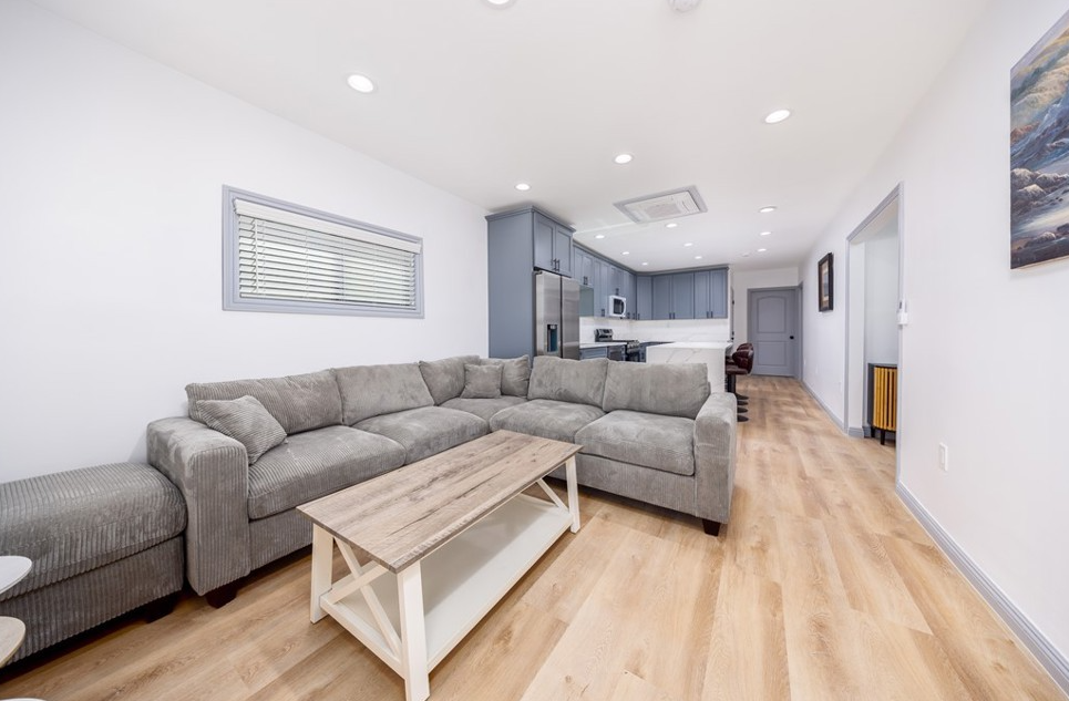 562 Coleman Ave - Photo 4 of 14