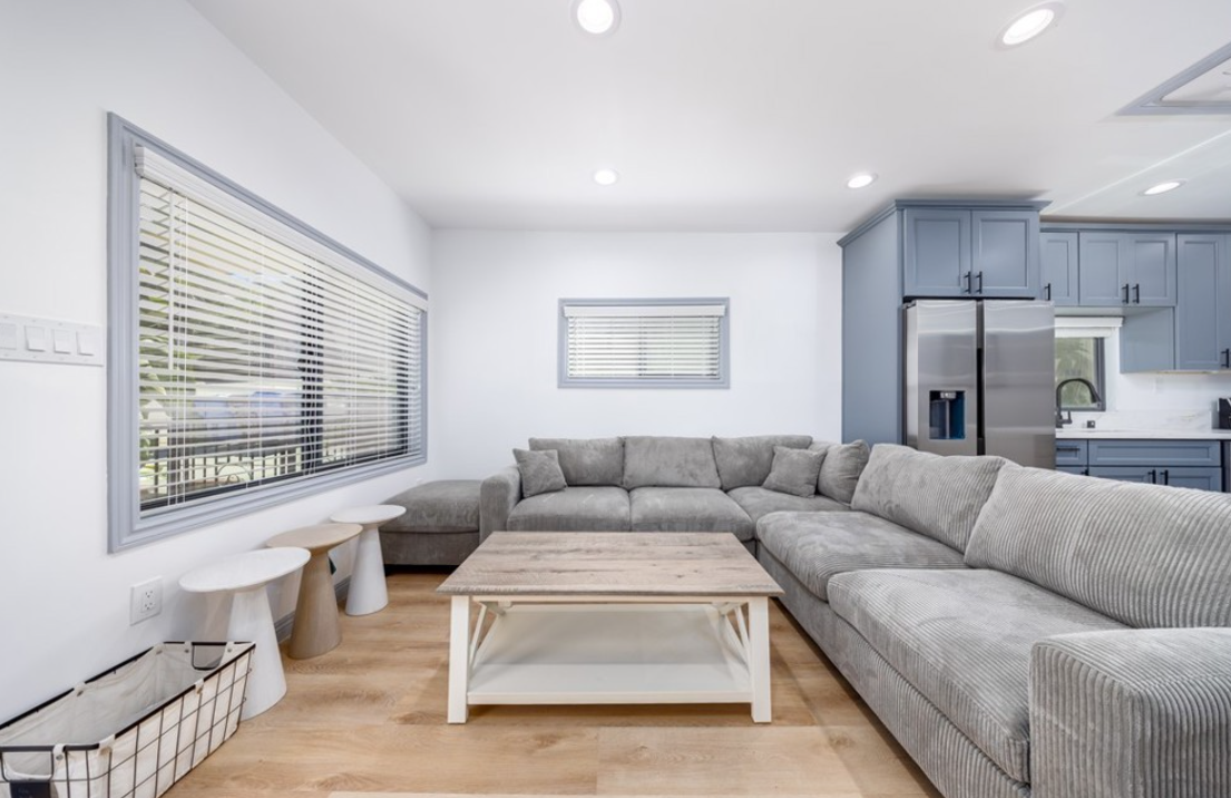562 Coleman Ave - Photo 5 of 14