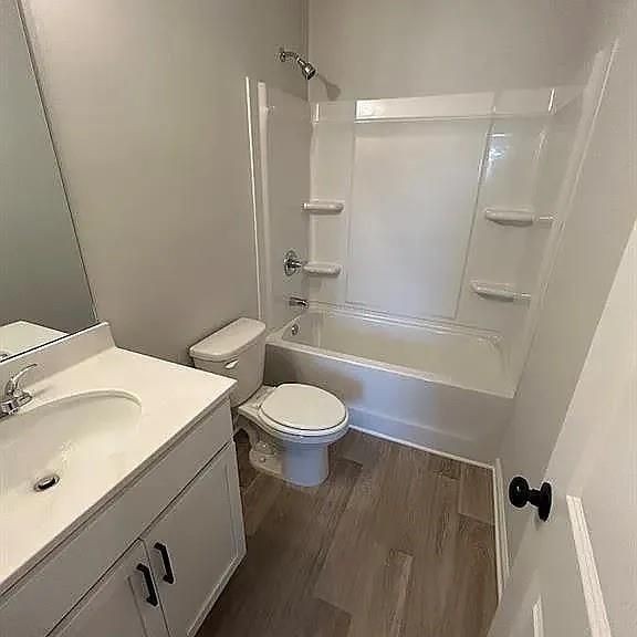 129 Lauren St - Photo 4 of 13