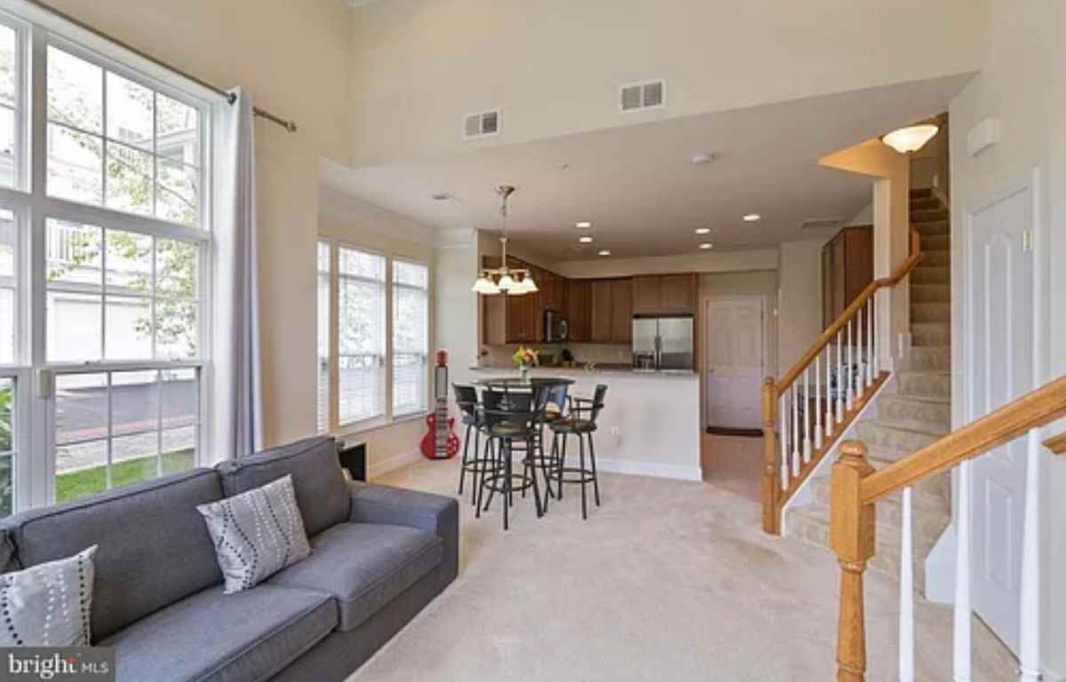 13528 Waterford Hills Blvd - Photo 5 of 24