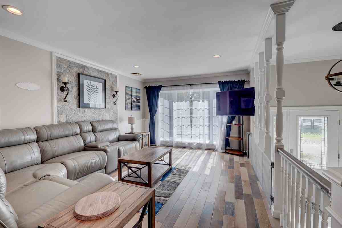 24 Jerome Dr - Photo 2 of 30