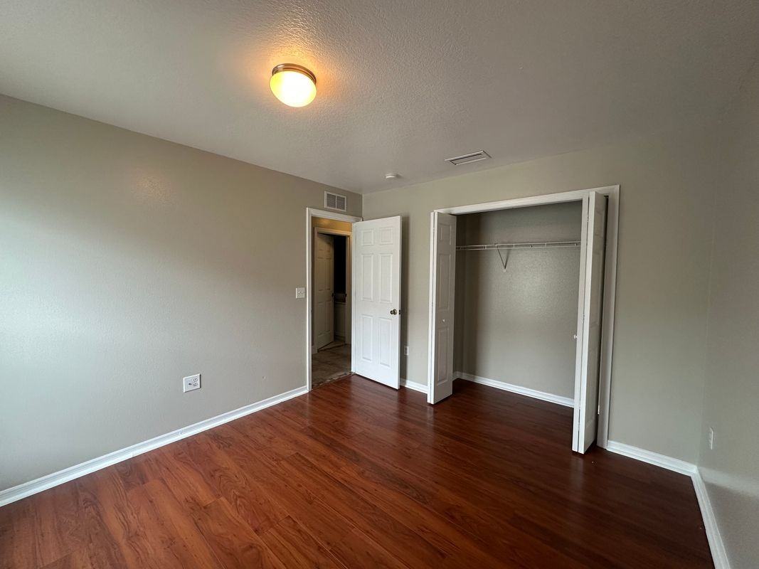 2314 15th Ave E - Photo 5 of 14