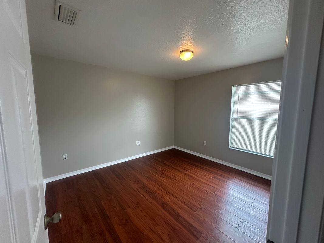 2314 15th Ave E - Photo 6 of 14