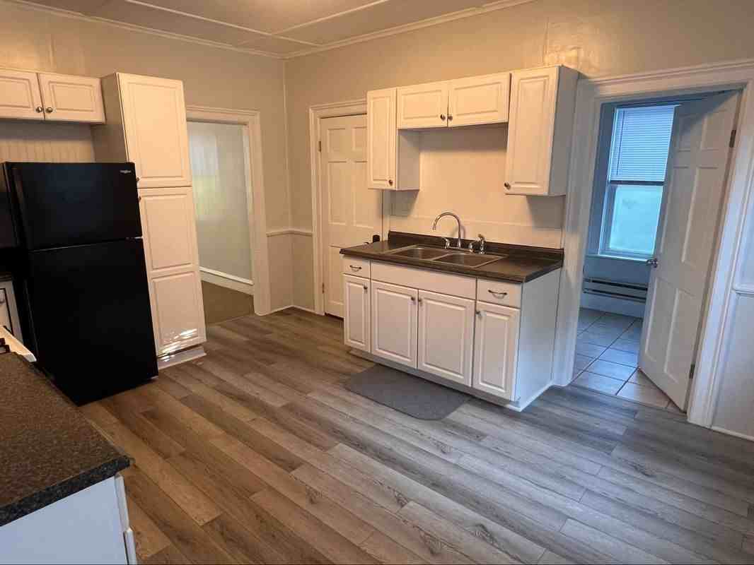 13 Woodland St - Photo 2 of 11