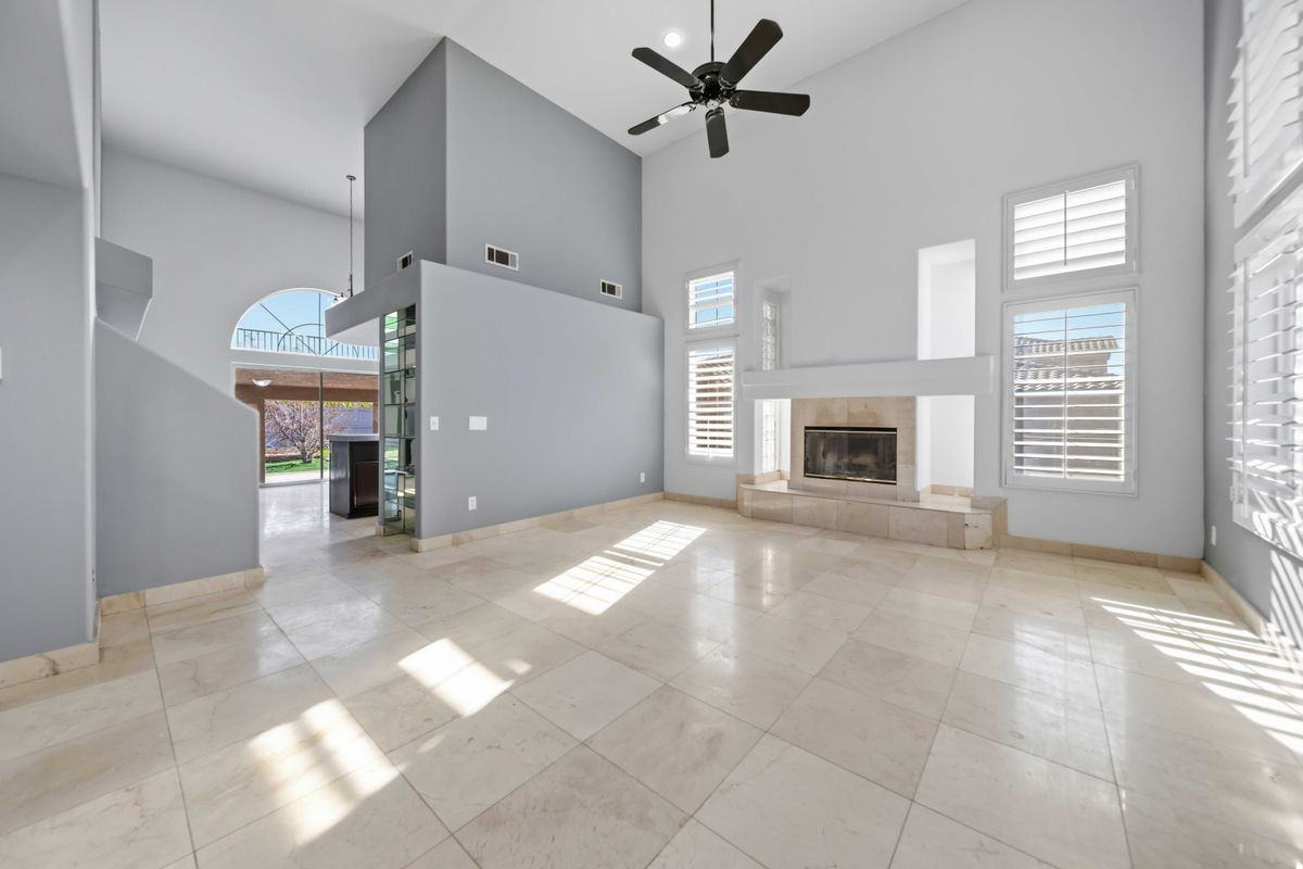 5642 Lighthouse Ln - Photo 2 of 18