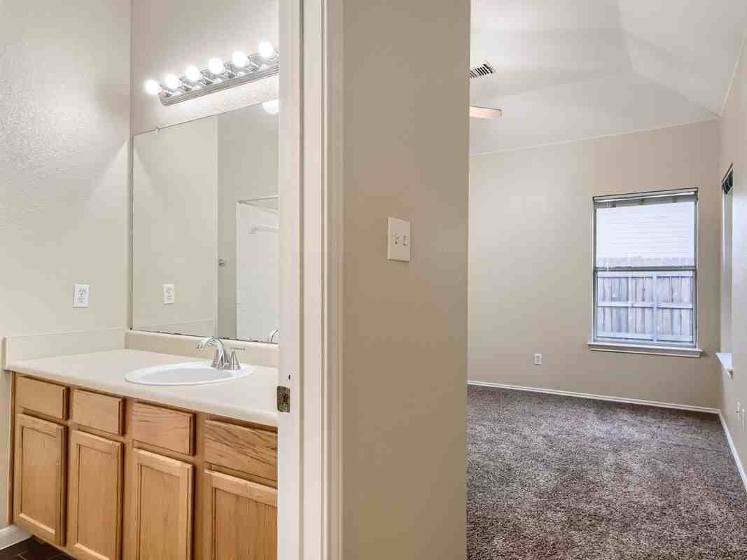 2858 Southampton Way ##A - Photo 5 of 30