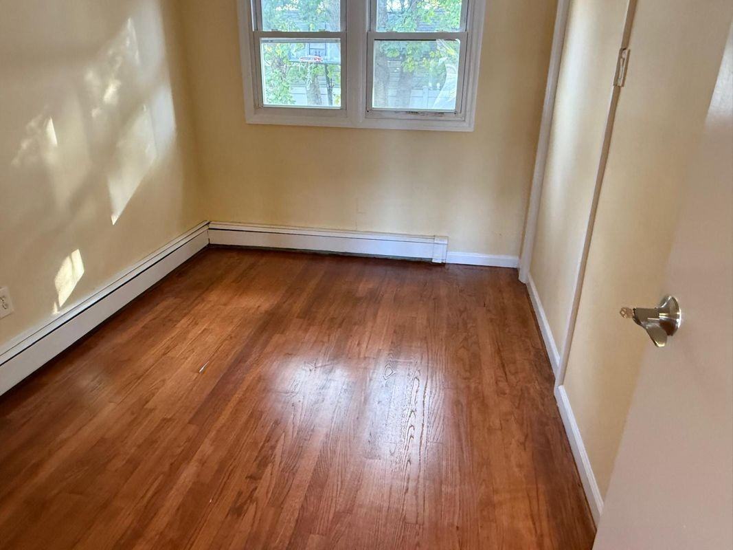1325 Journal Ave - Photo 3 of 8