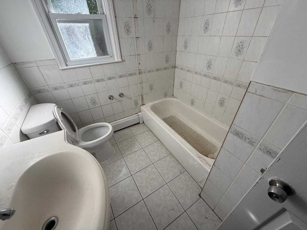 1325 Journal Ave - Photo 4 of 8