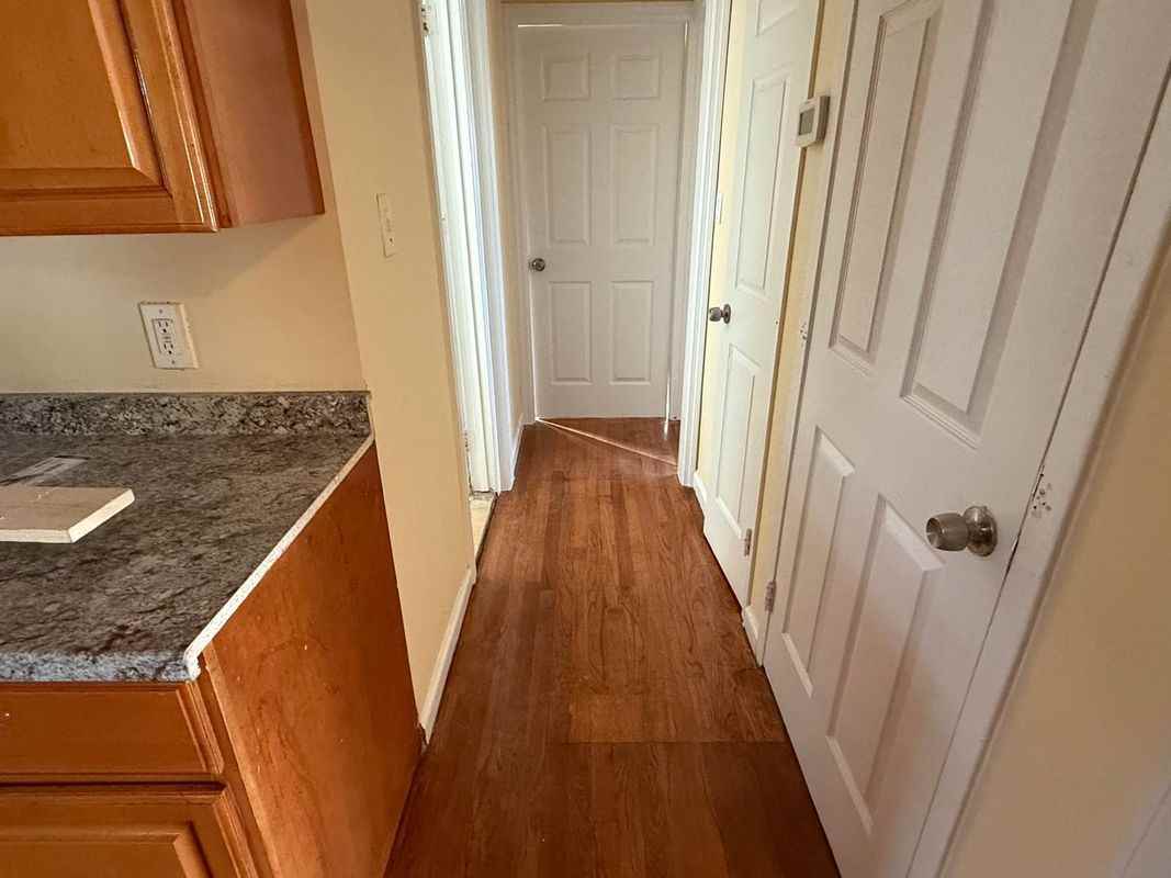 1325 Journal Ave - Photo 6 of 8