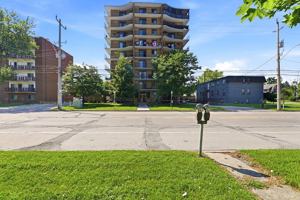 featured image of 2255 University Ave W