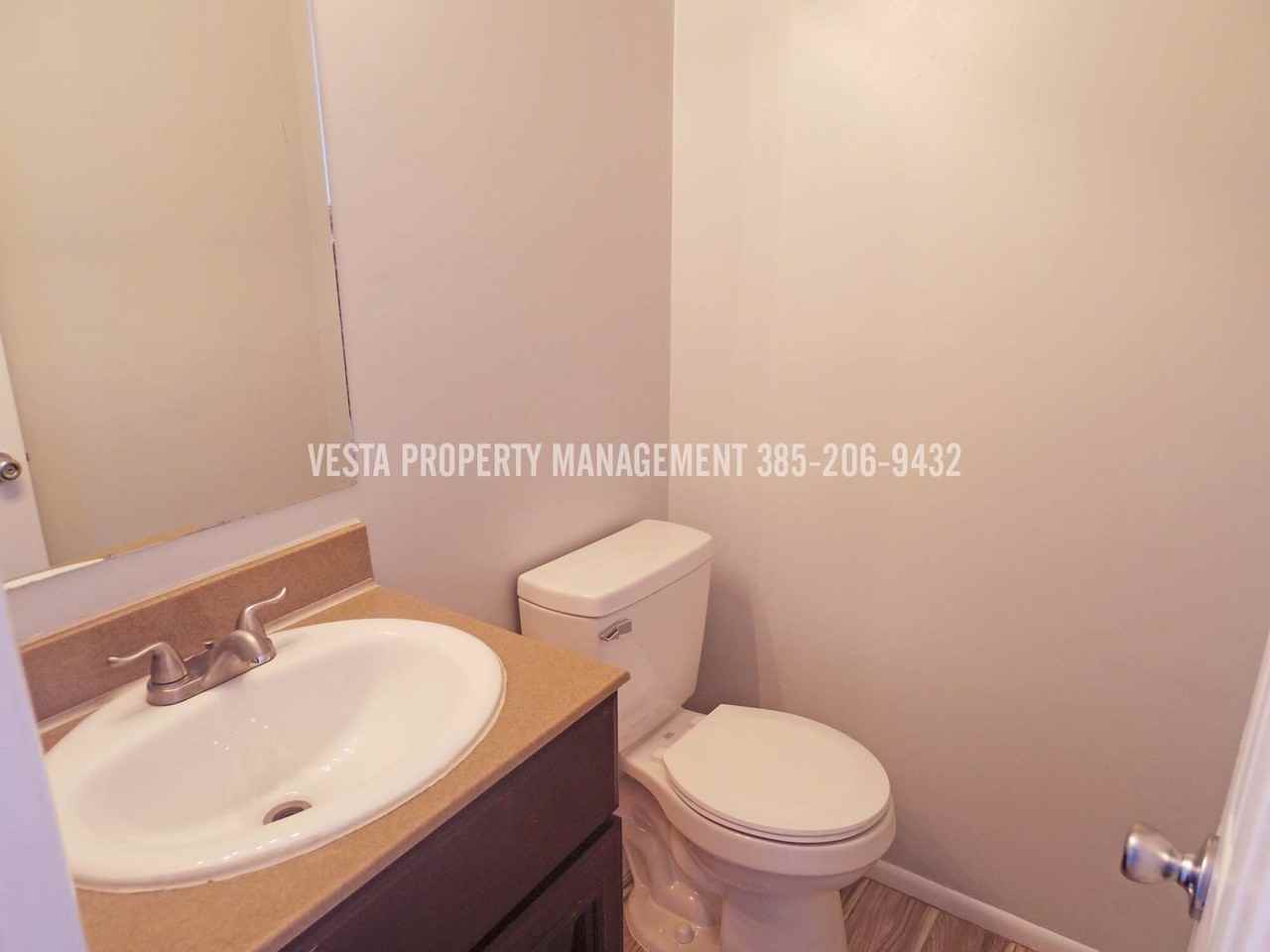 1181 Westnorth - Photo 2 of 7