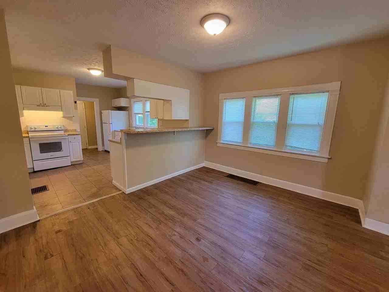 728 N Frances St - Photo 7 of 20