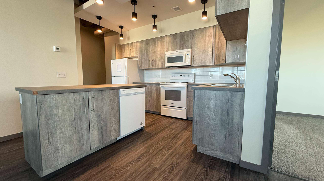 Kingsway Lofts & Apartments - Photo 7 of 28