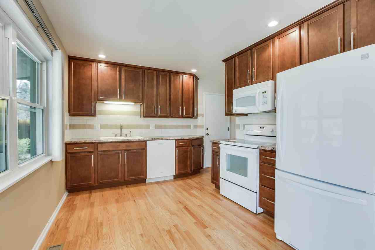 3225 S Newton St - Photo 4 of 45