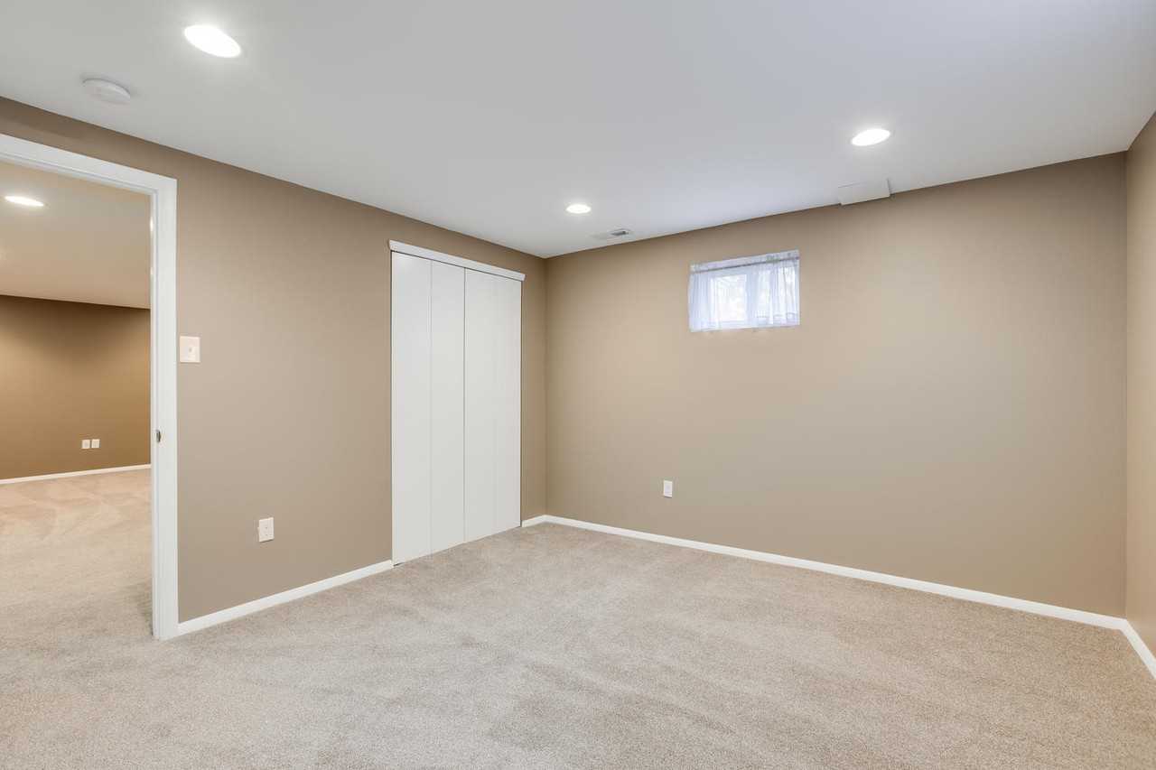3225 S Newton St - Photo 7 of 45