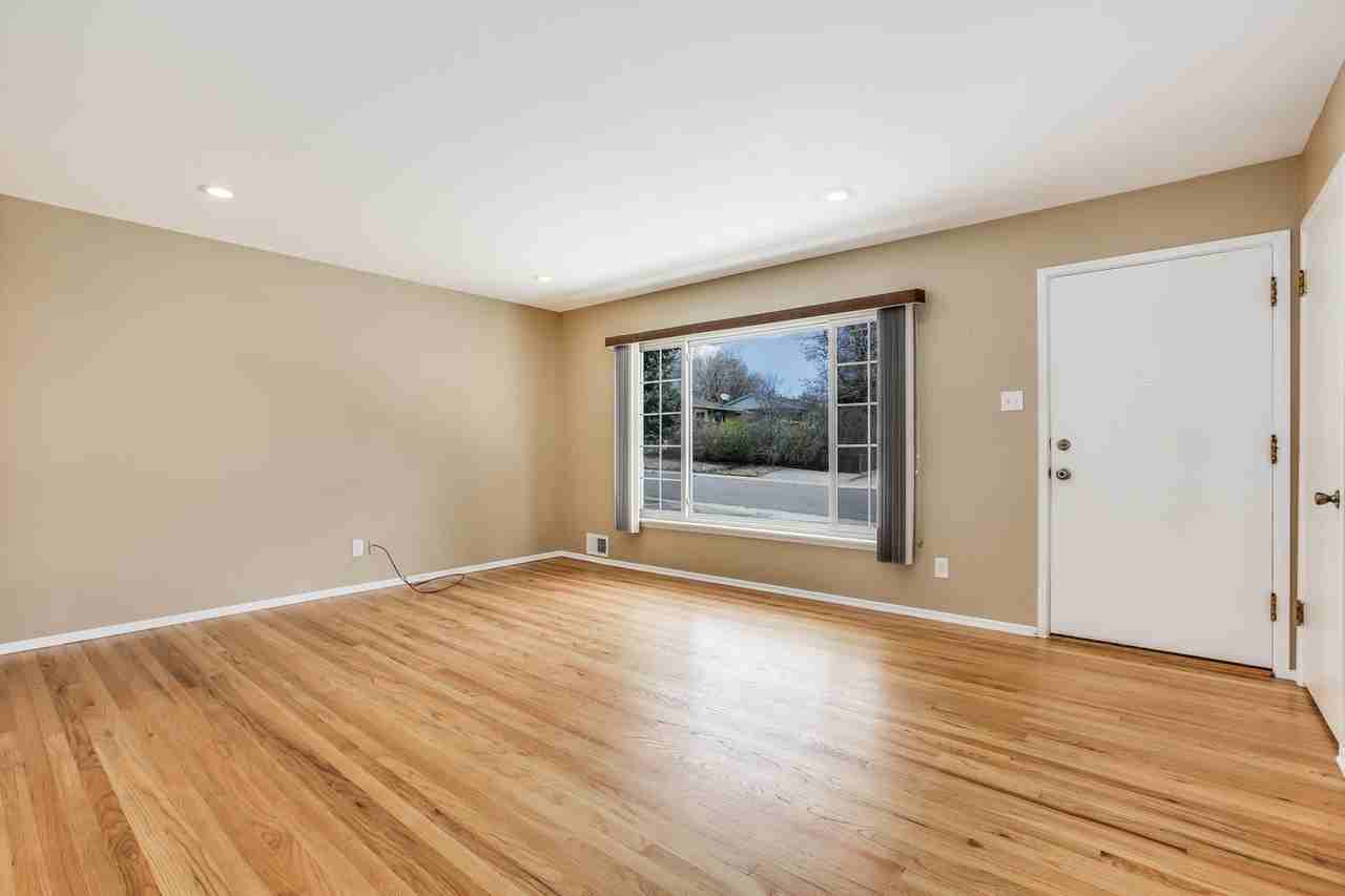 3225 S Newton St - Photo 5 of 45