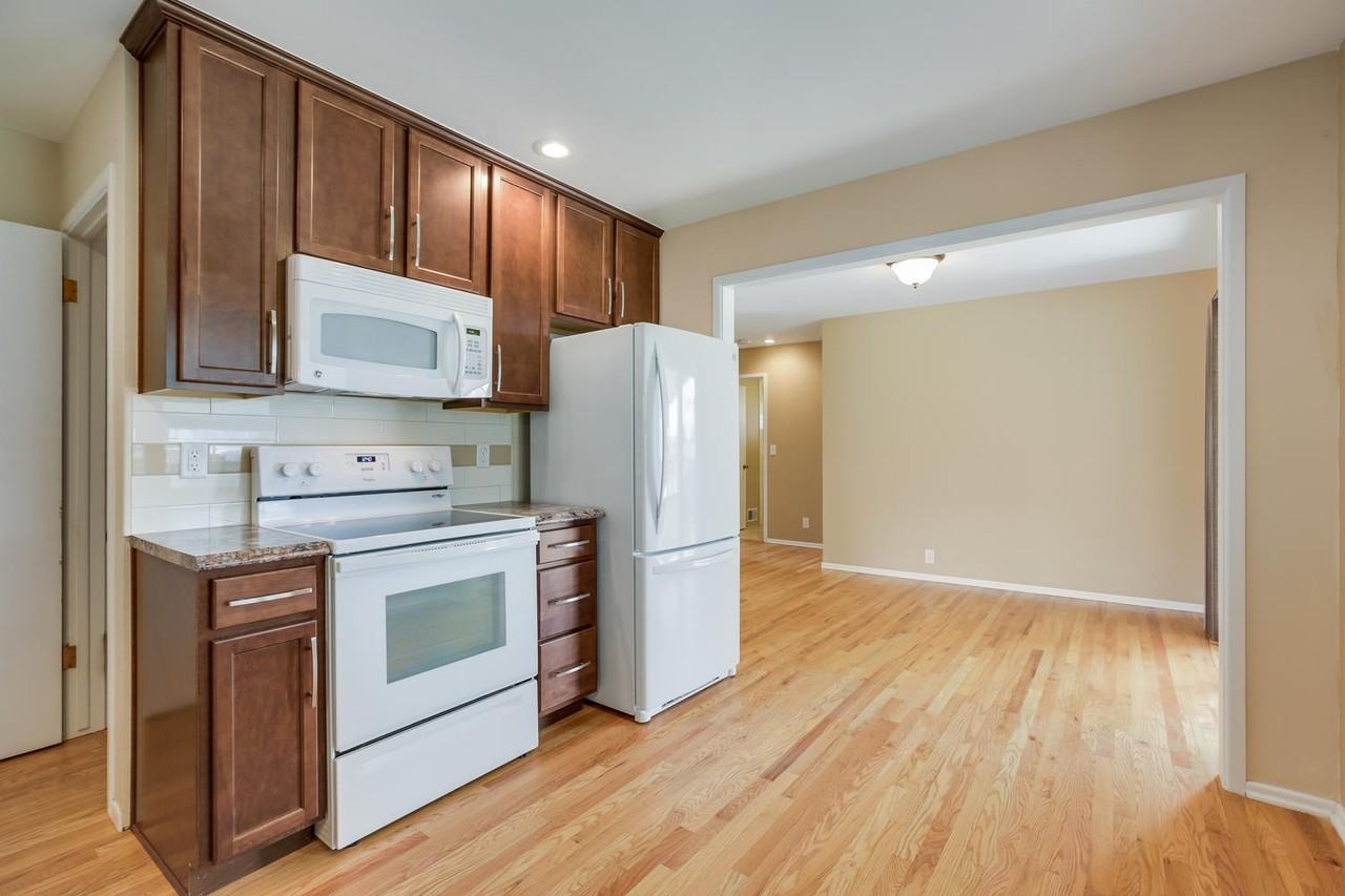 3225 S Newton St - Photo 6 of 45