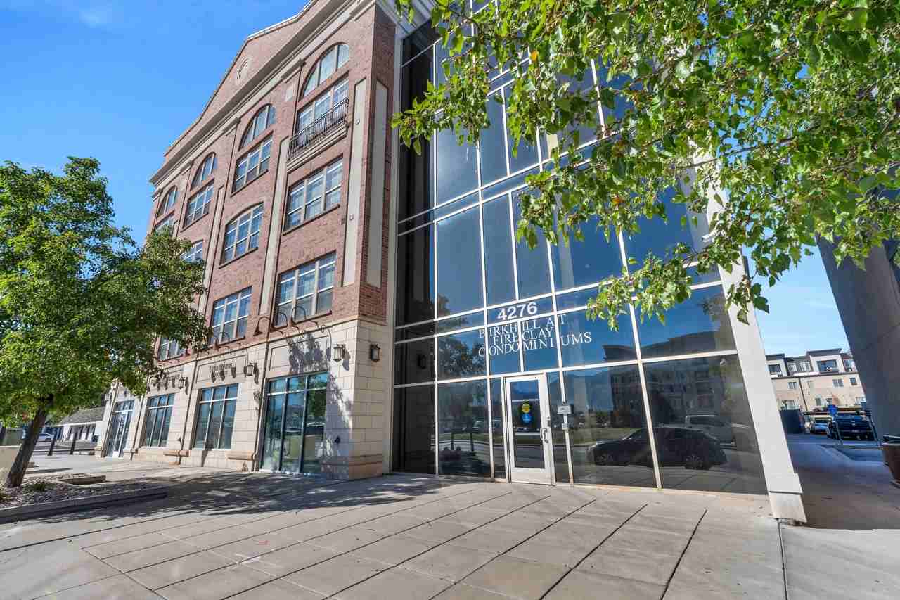 4276 S Main St #401 - Photo 6 of 23