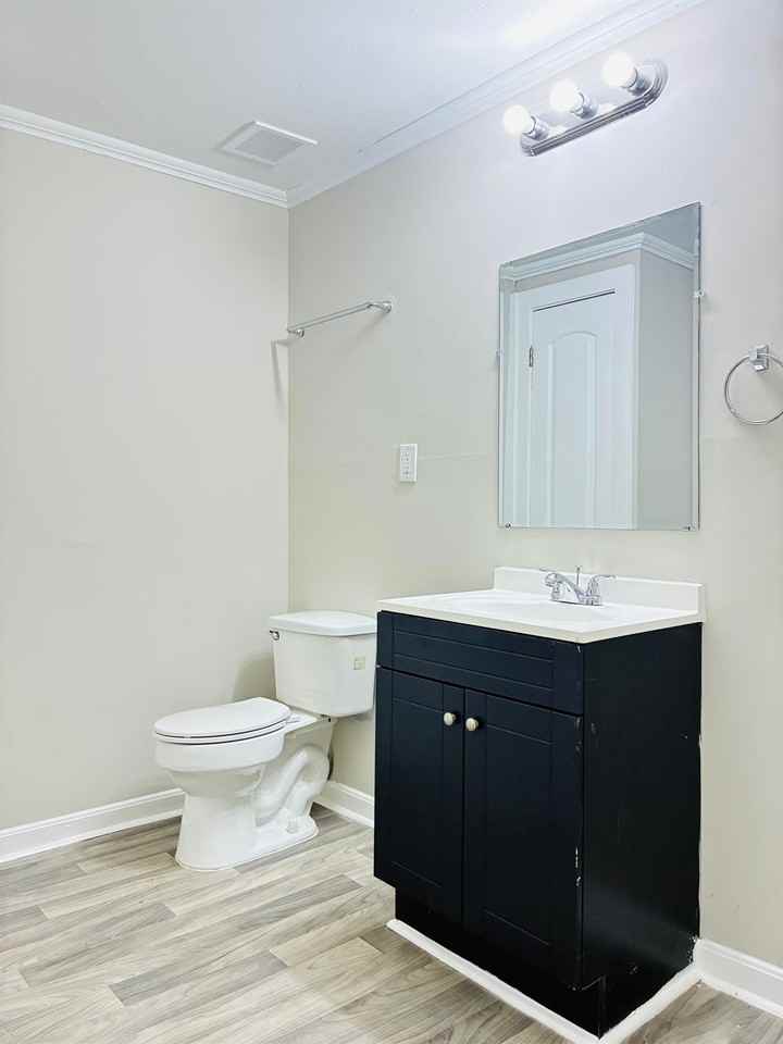 920 Logan St - Photo 7 of 25