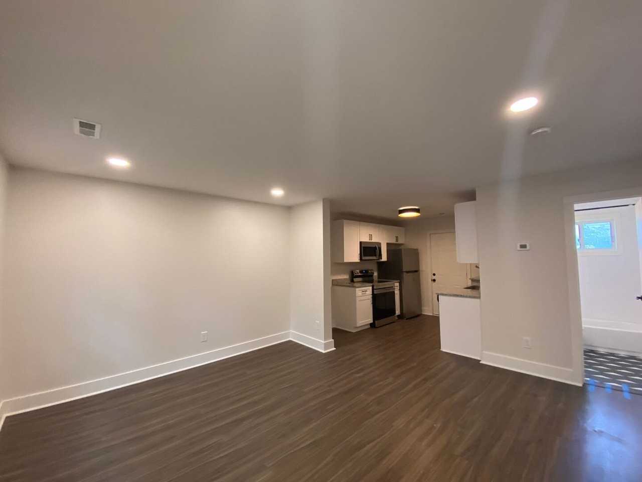 612 41st Ave N #C - Photo 3 of 8