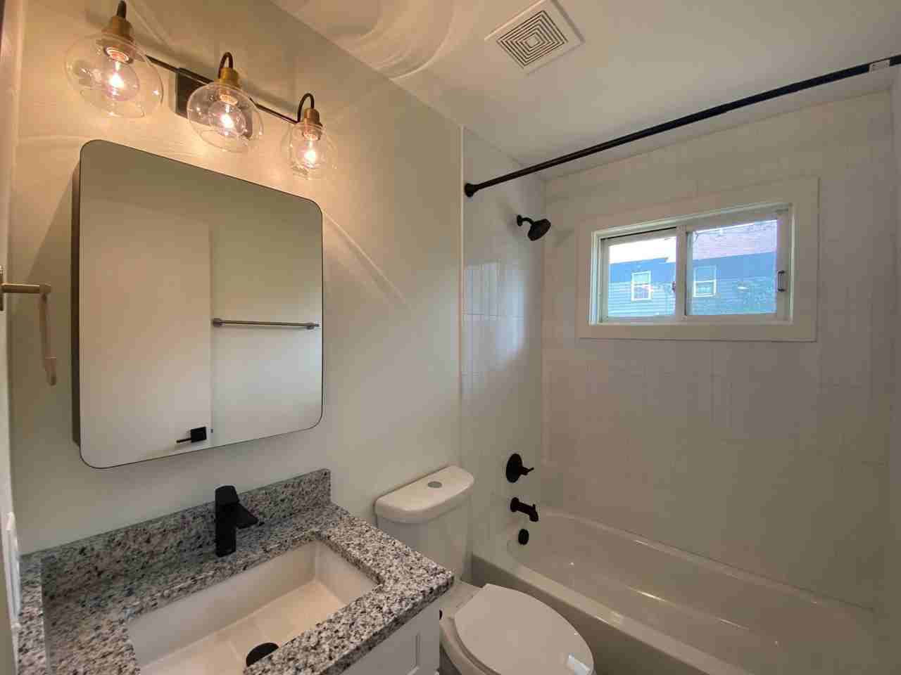 612 41st Ave N #C - Photo 4 of 8