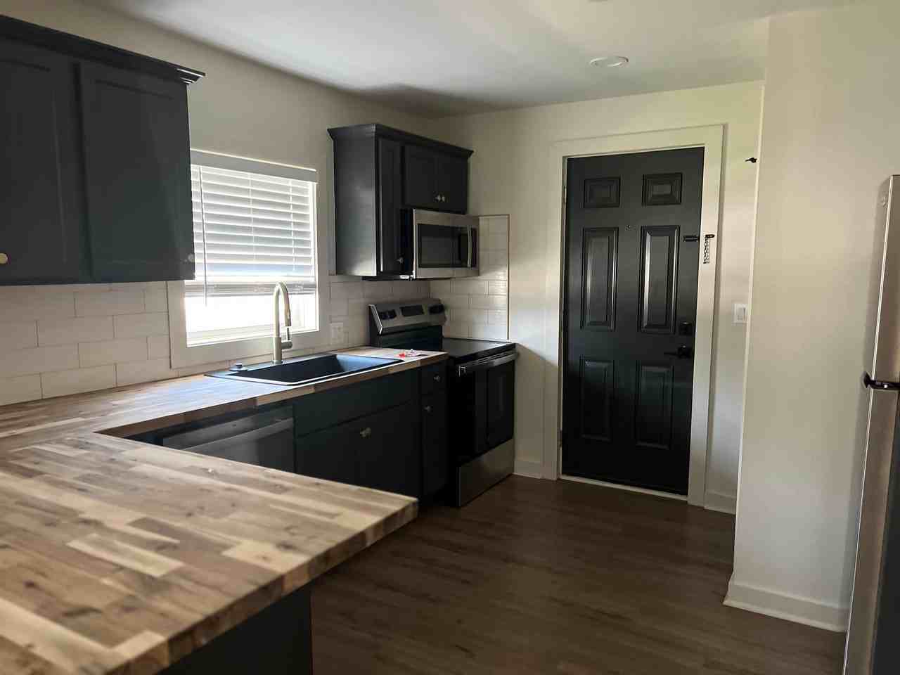 4501 College Main St #1 - Photo 5 of 6