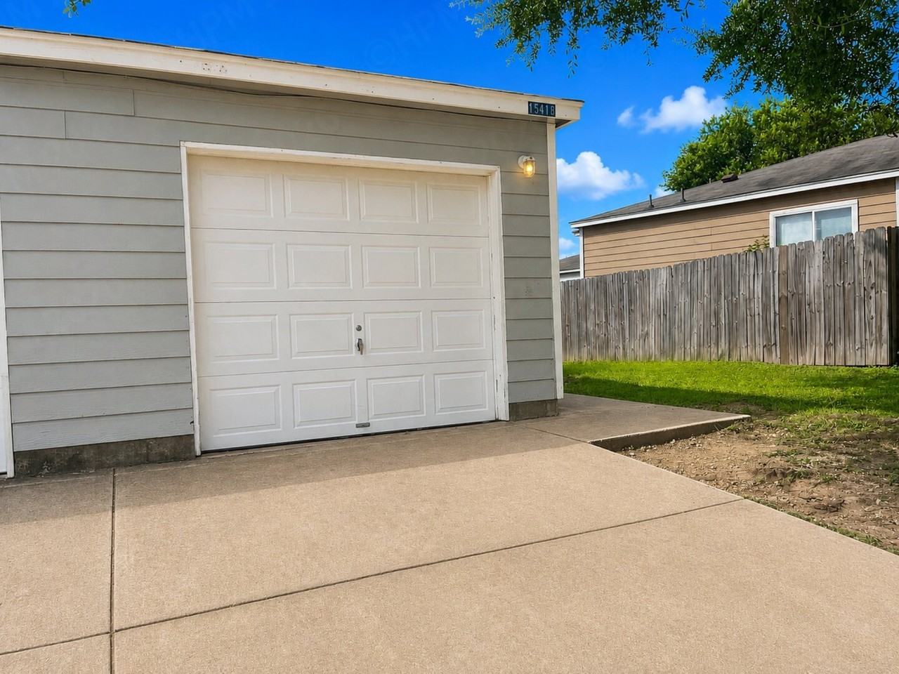 15418 Kamary Ln - Photo 2 of 19