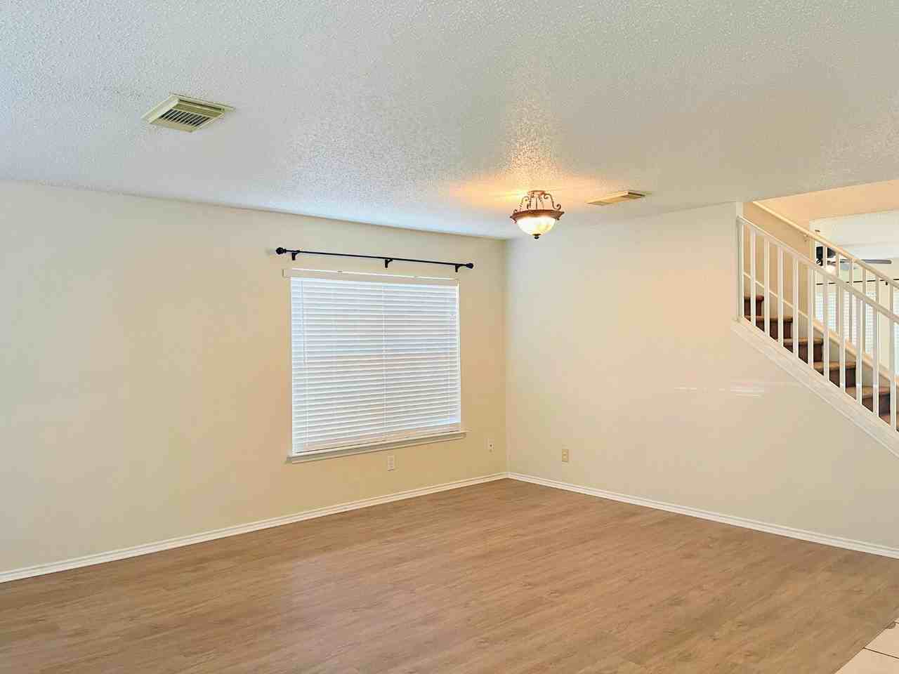 7306 Daulton Rdg - Photo 4 of 20