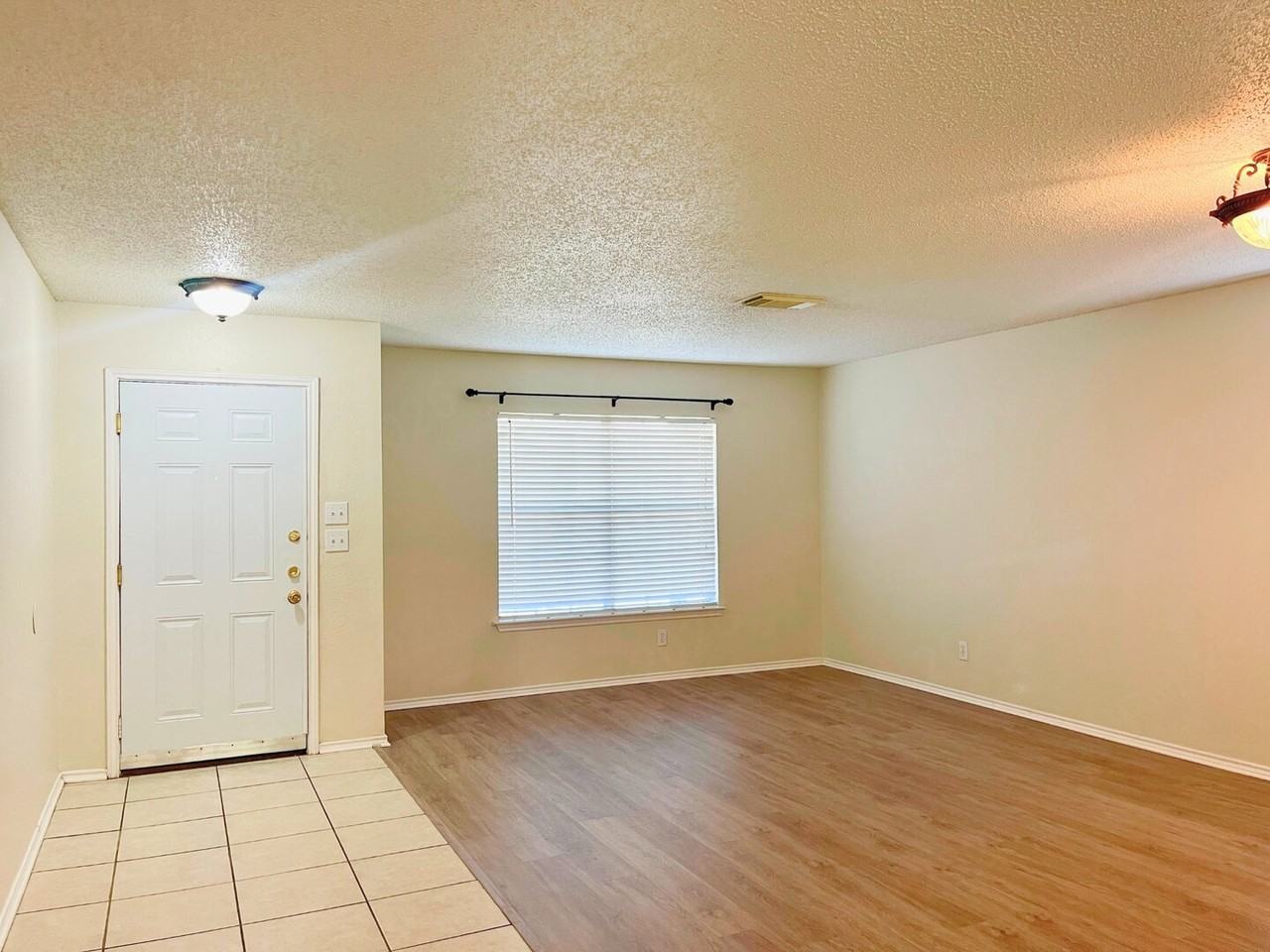 7306 Daulton Rdg - Photo 5 of 20
