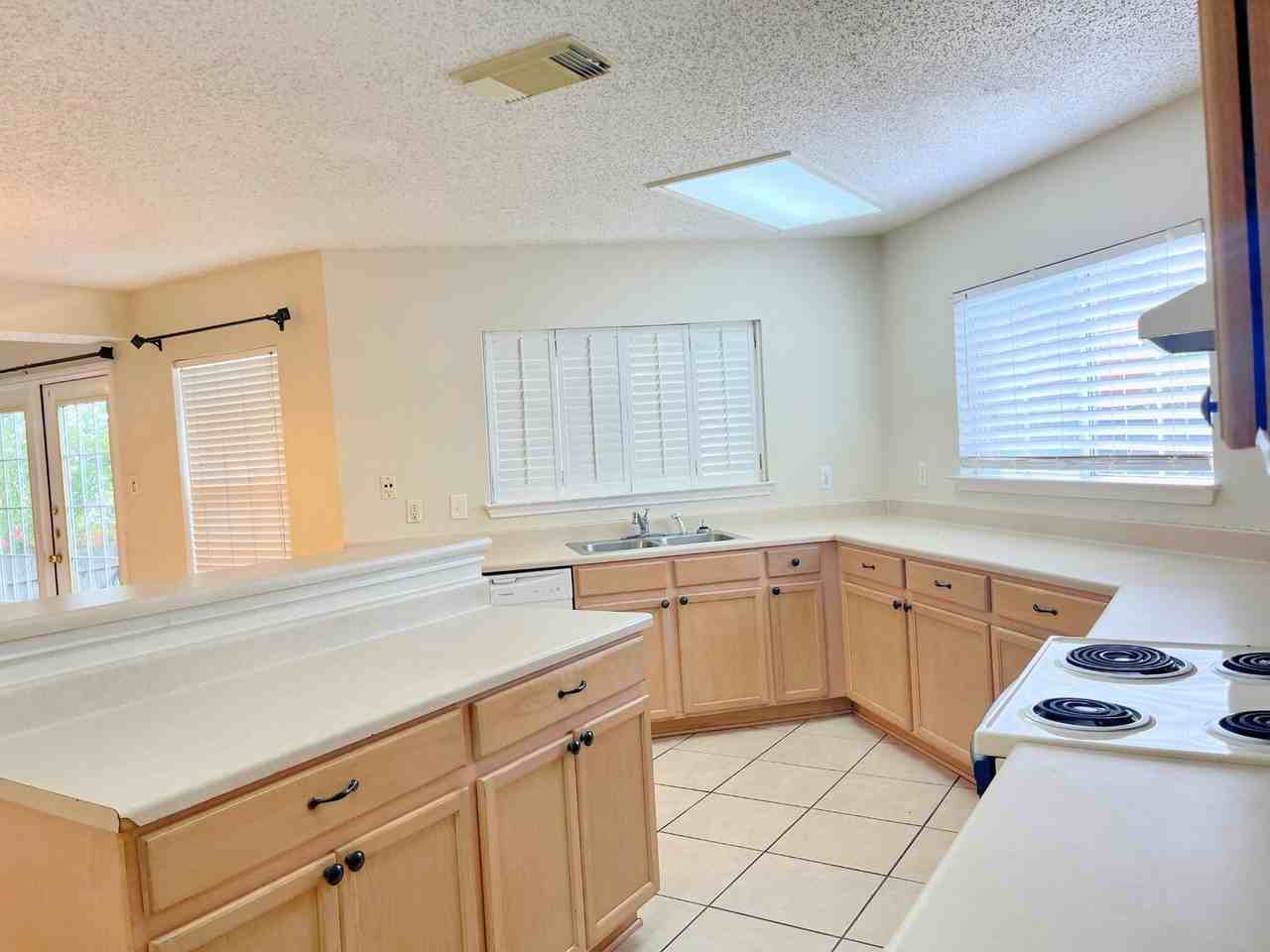 7306 Daulton Rdg - Photo 7 of 20