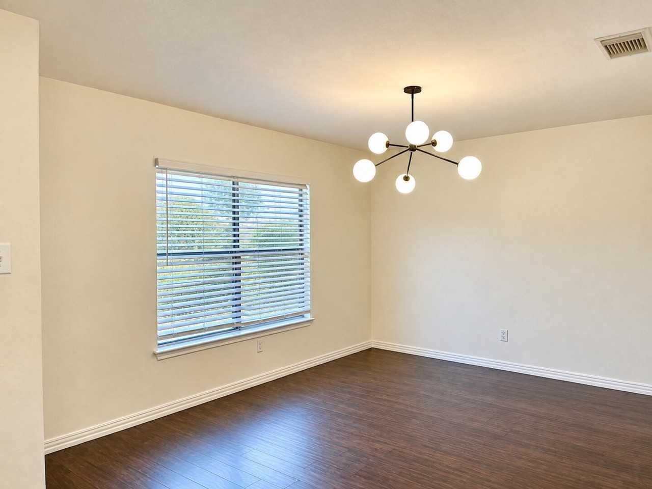 7914 Chestnut Barr Dr - Photo 5 of 18