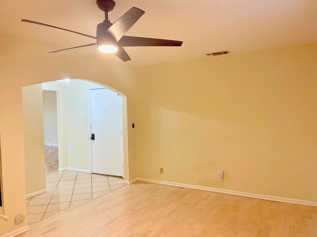 5868 Royal Rdg - Photo 7 of 23