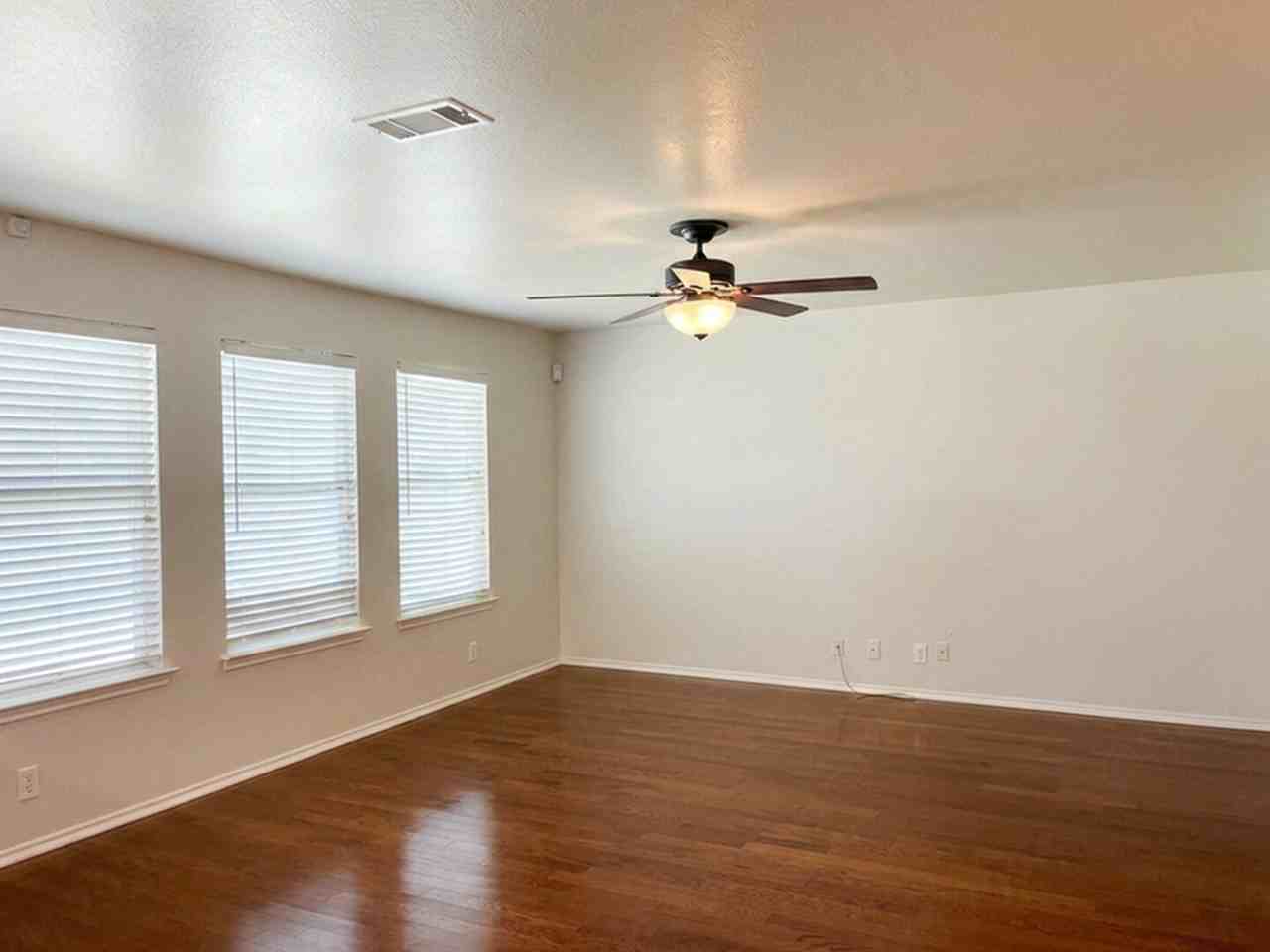 9023 Pinseeker - Photo 6 of 18