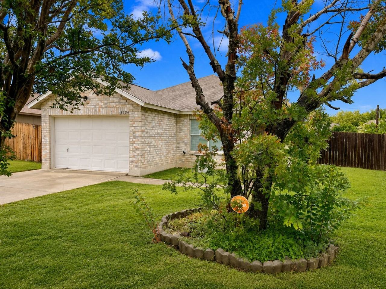 8206 Longhorn Ridge Dr - Photo 2 of 17
