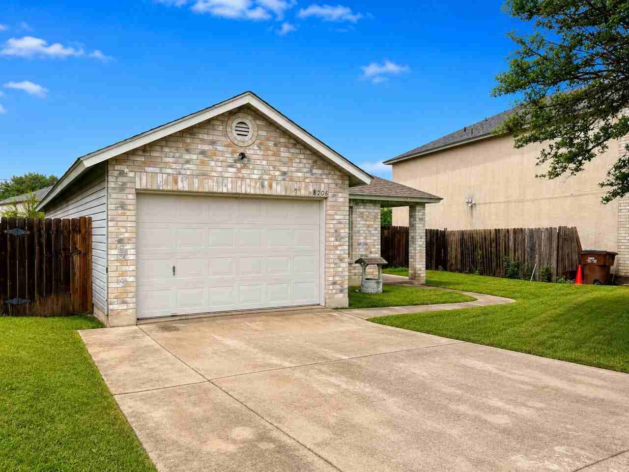 8206 Longhorn Ridge Dr - Photo 3 of 17