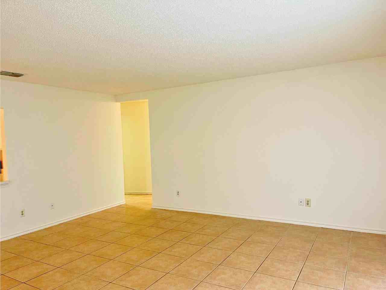8206 Longhorn Ridge Dr - Photo 4 of 17