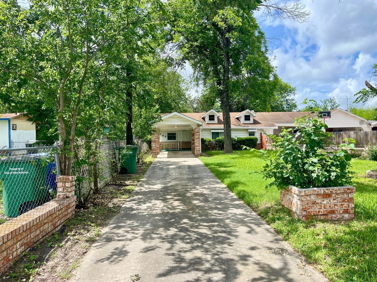 746 Gulf - Photo 2 of 10
