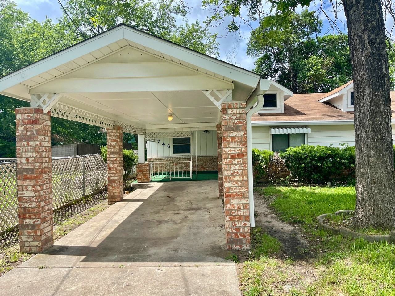 746 Gulf - Photo 3 of 10